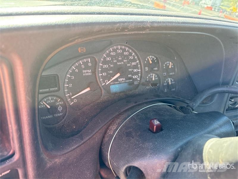 Chevrolet Silverado 2500HD 4x4 Snow Plow Truck Komunalna vozila