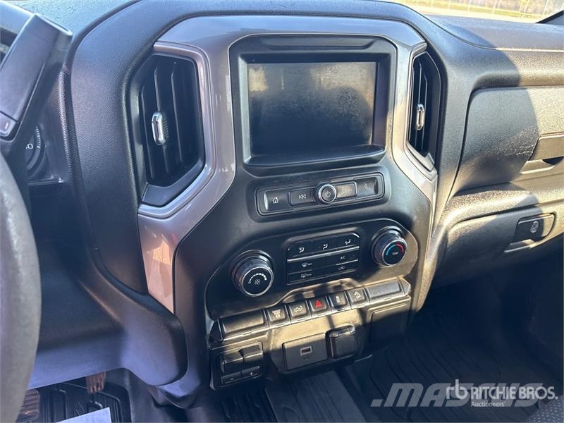 Chevrolet Silverado 2500 HD 4x4 Crew Cab Pickup Ostalo