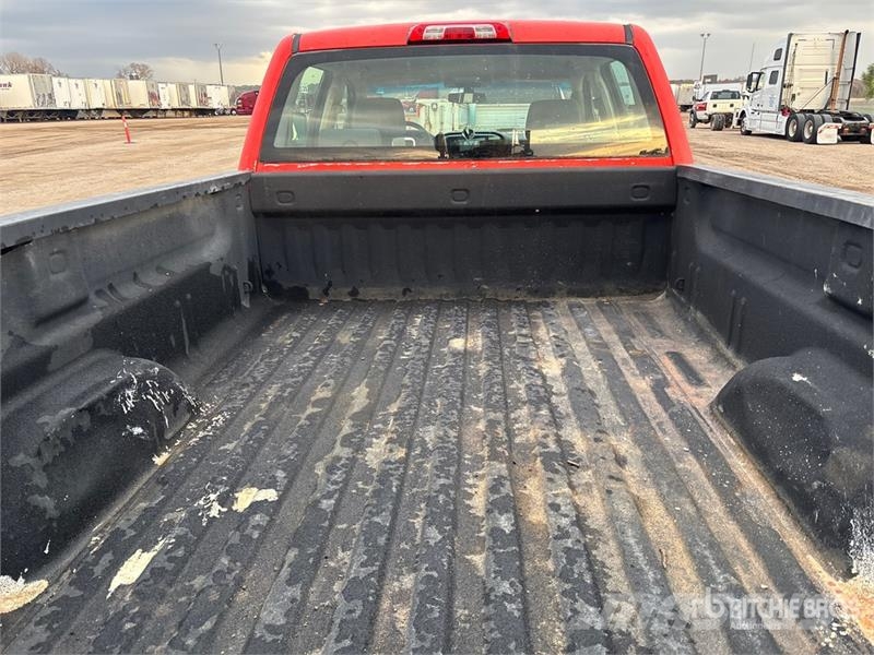 Chevrolet Silverado 2500HD 4x2 Crew Cab Pickup Andere Transporter