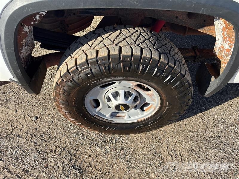 Chevrolet Silverado 2500 HD 4x4 Crew Cab Pickup Ostalo
