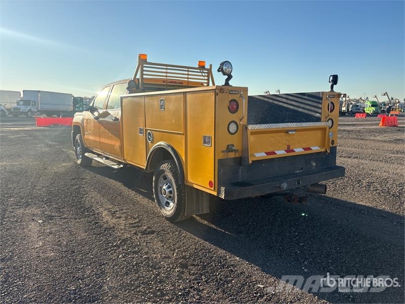 Chevrolet Silverado 2500HD 4x2 Crew Cab Utility Truck Pickup/Pritschenwagen