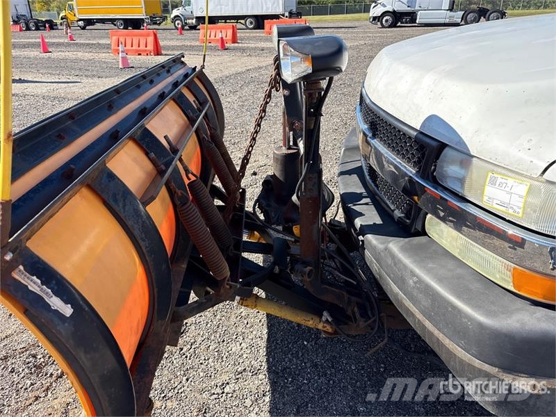 Chevrolet Silverado 2500HD 4x4 Snow Plow Truck Komunalna vozila