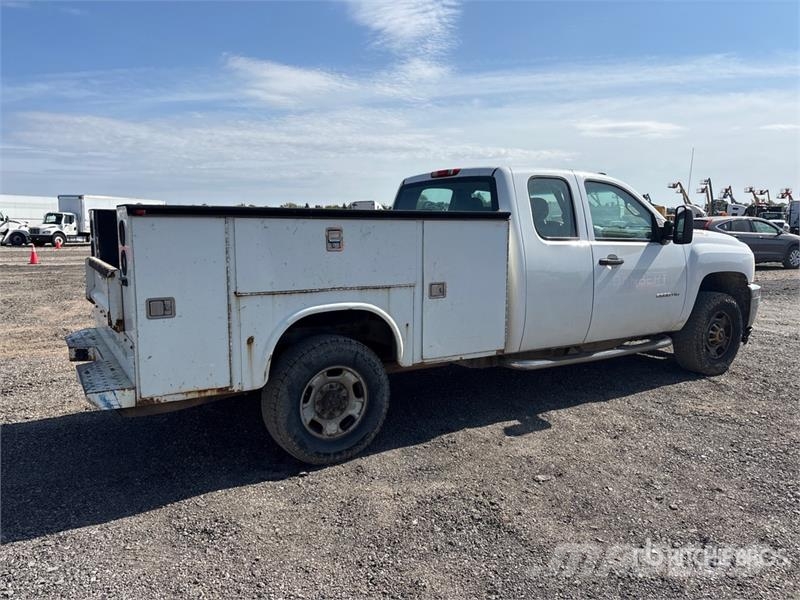 Chevrolet Silverado 2500HD 4x4 Extended Cab Utility Truck 皮卡.傳統半斗卡車/側卸板