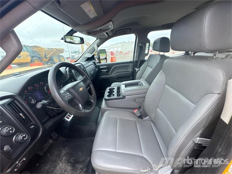 Chevrolet Silverado 2500HD 4x4 Crew Cab Utility Truck Pick up/Dropside