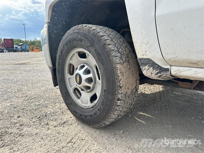 Chevrolet Silverado 2500HD WT 4x4 Crew Cab Pickup Autre fourgon / utilitaire