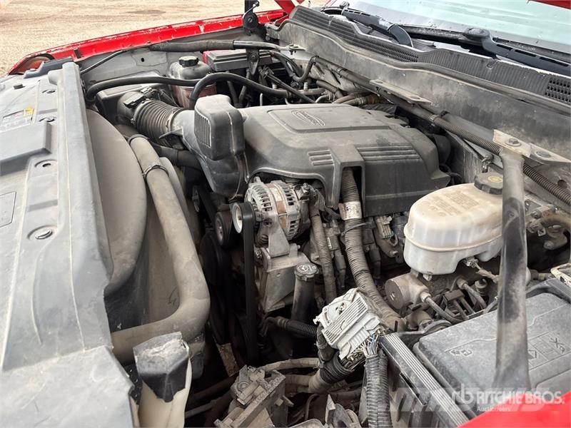 Chevrolet Silverado 2500HD 4x2 Crew Cab Pickup Andere Transporter