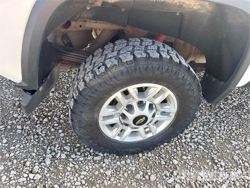 Chevrolet Silverado 2500HD 4x4 Crew Cab Pickup Furgoni altro