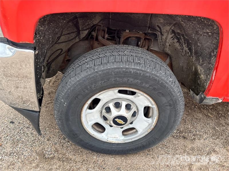 Chevrolet Silverado 2500HD 4x2 Crew Cab Pickup Andere Transporter