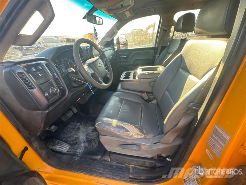Chevrolet Silverado 2500HD 4x2 Crew Cab Utility Truck Pickup/Pritschenwagen
