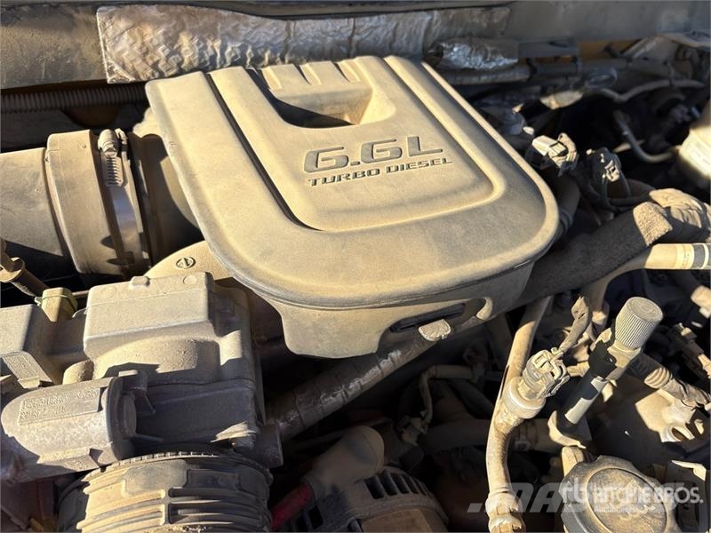 Chevrolet Silverado 2500HD شاحنات خفيفة/مفصلية الجوانب