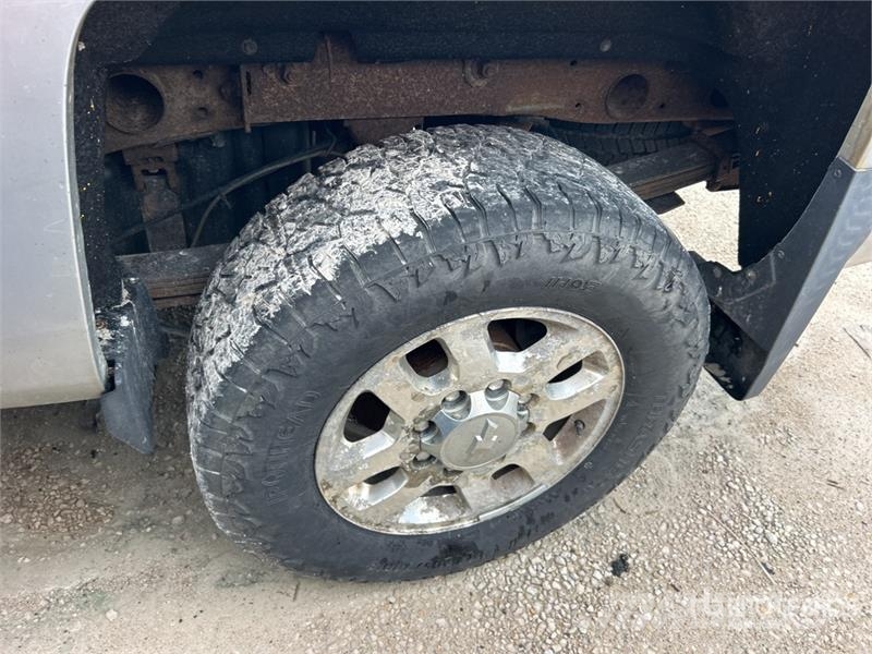 Chevrolet Silverado 2500 HD LTZ 4x4 Crew Cab Pickup (Inopera Други