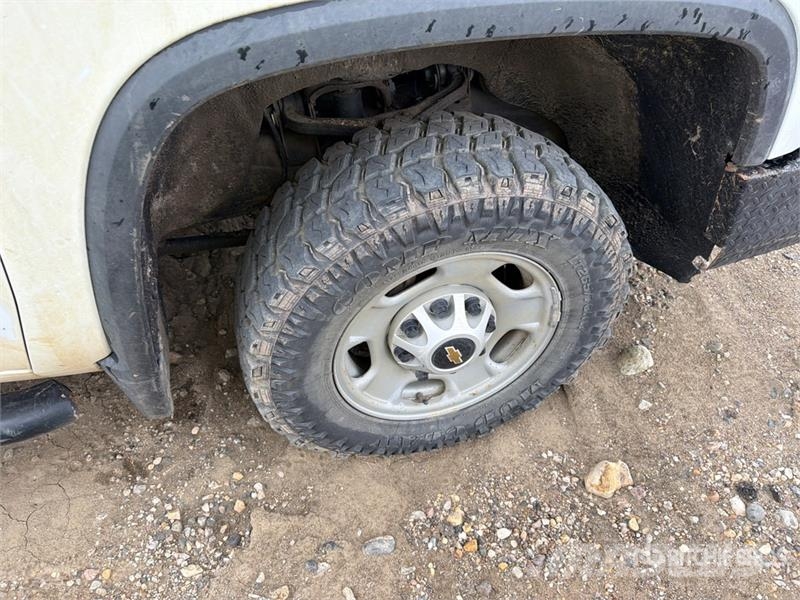 Chevrolet Silverado 2500 4x4 Crew Cab Pickup (Inoperable) Ostalo