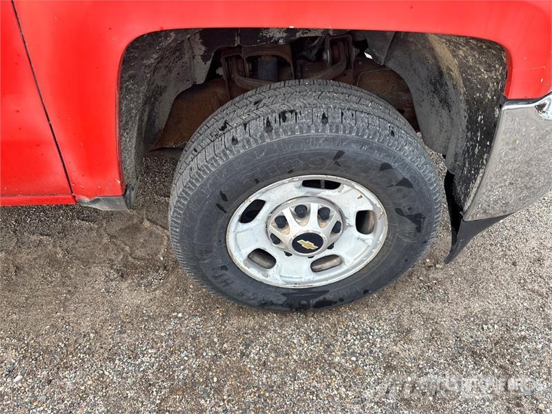 Chevrolet Silverado 2500HD 4x2 Crew Cab Pickup Andere Transporter