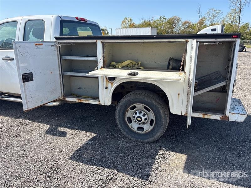 Chevrolet Silverado 2500HD 4x4 Extended Cab Utility Truck 皮卡.傳統半斗卡車/側卸板