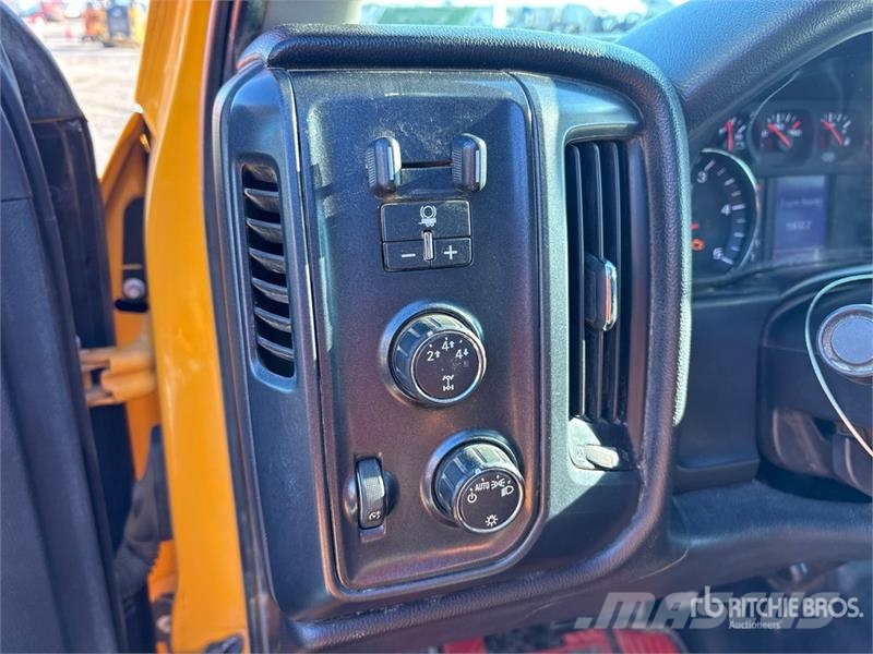 Chevrolet Silverado 2500HD شاحنات خفيفة/مفصلية الجوانب