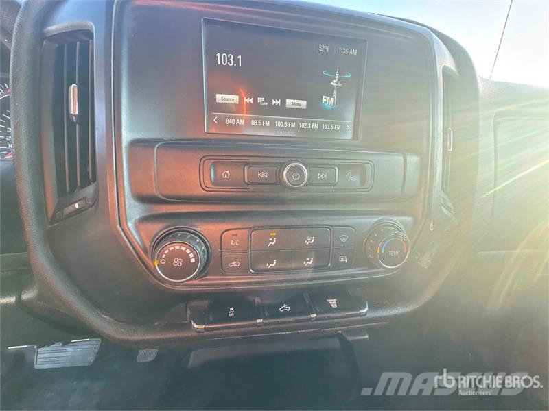 Chevrolet Silverado 2500HD 4x2 Crew Cab Utility Truck Pickup/Pritschenwagen