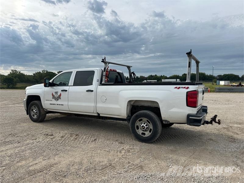 Chevrolet Silverado 2500HD WT 4x4 Crew Cab Pickup Autre fourgon / utilitaire