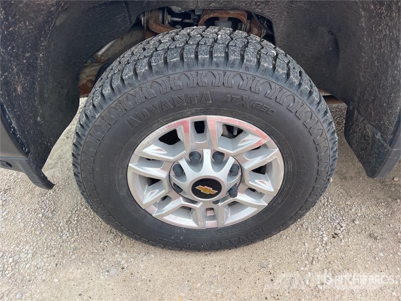 Chevrolet Silverado 2500 HD 4x4 Crew Cab Utility Truck Nakladacia/sklápacia bočnica