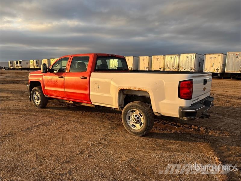 Chevrolet Silverado 2500HD 4x2 Crew Cab Pickup Andere Transporter