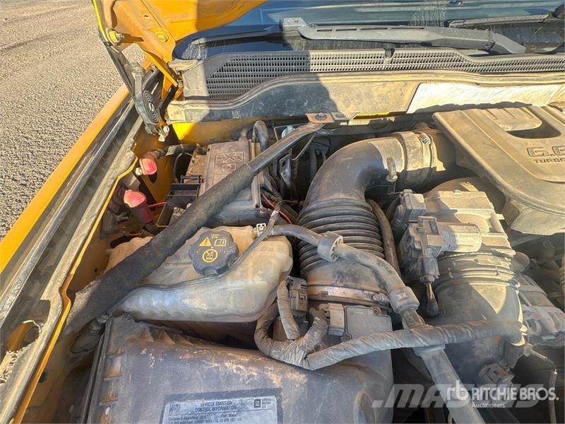 Chevrolet Silverado 2500HD 4x2 Crew Cab Utility Truck Pickup/Pritschenwagen