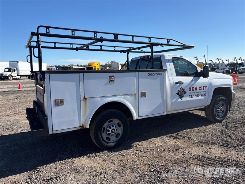 Chevrolet Silverado 2500HD 4x2 Utility Truck Utilitaire benne