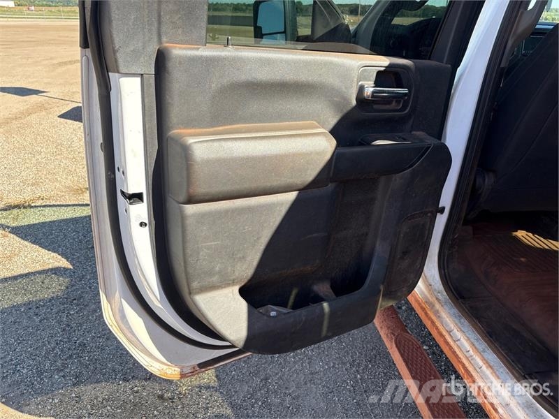 Chevrolet Silverado 2500 HD 4x4 Crew Cab Pickup Други