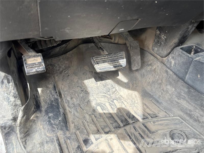 Chevrolet Silverado 2500HD Camion con sponde ribaltabili