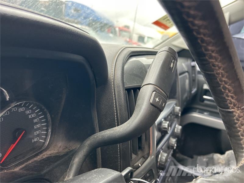 Chevrolet Silverado 2500 HD LTZ 4x4 Crew Cab Pickup (Inopera Други