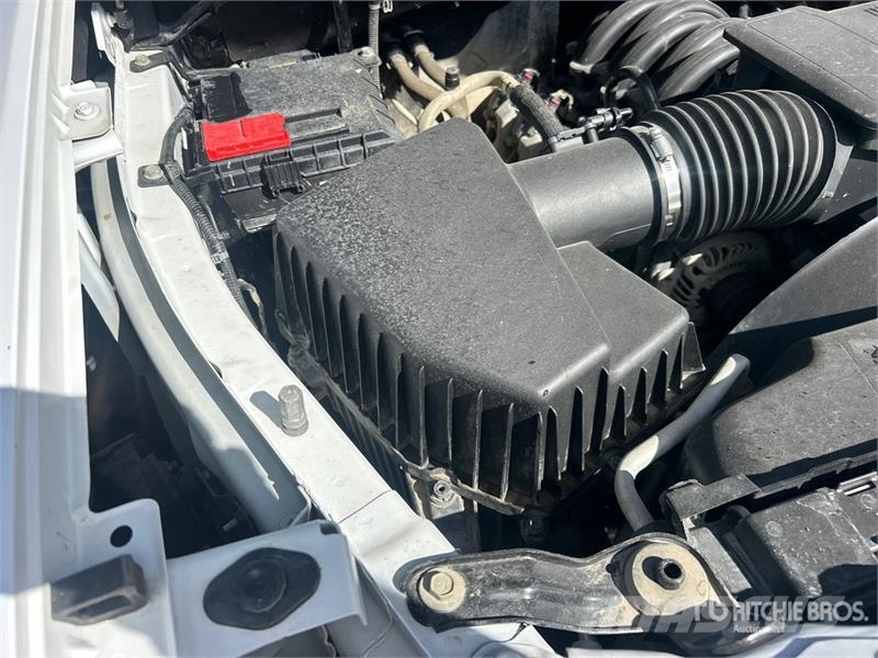 Chevrolet Silverado 2500HD 4x4 Crew Cab Pickup Furgoni altro