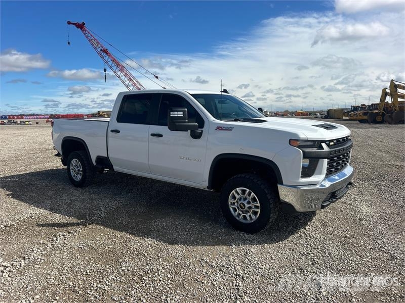 Chevrolet Silverado 2500HD 4x4 Crew Cab Pickup Furgoni altro