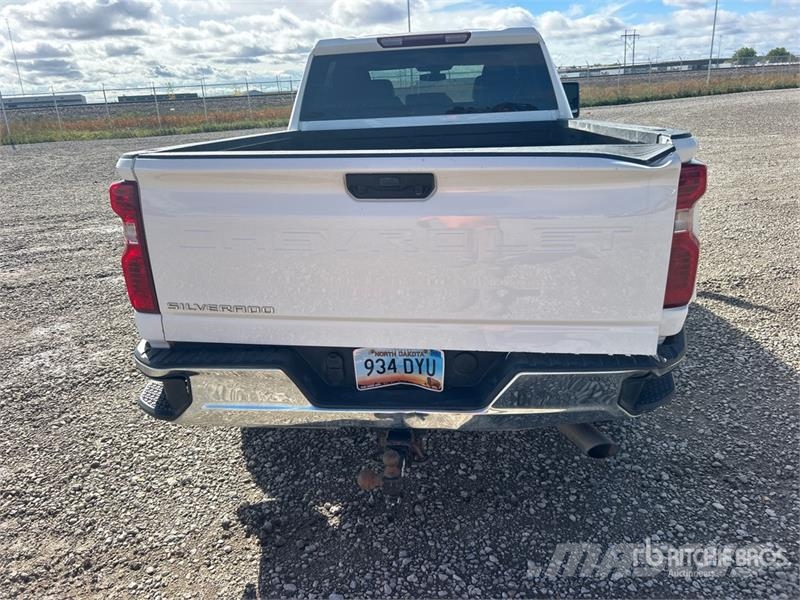 Chevrolet Silverado 2500HD 4x4 Crew Cab Pickup Furgoni altro