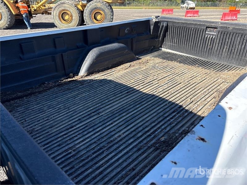 Chevrolet Silverado 2500HD 4x4 Snow Plow Truck Komunalna vozila