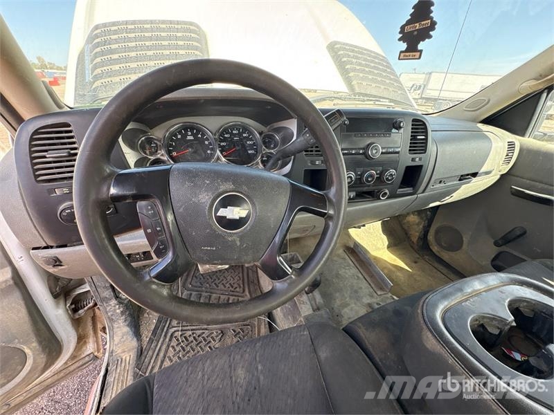 Chevrolet Silverado 2500HD 4x4 Extended Cab Utility Truck 皮卡.傳統半斗卡車/側卸板