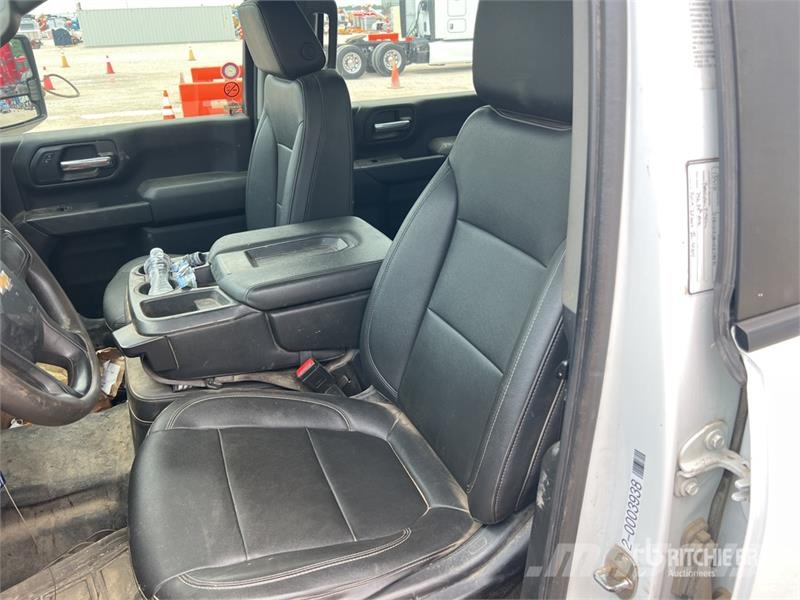 Chevrolet Silverado 2500 HD 4x4 Crew Cab Utility Truck Nakladacia/sklápacia bočnica