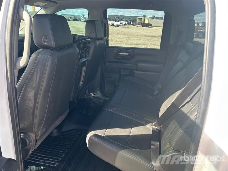 Chevrolet Silverado 2500HD 4x4 Crew Cab Pickup Furgoni altro