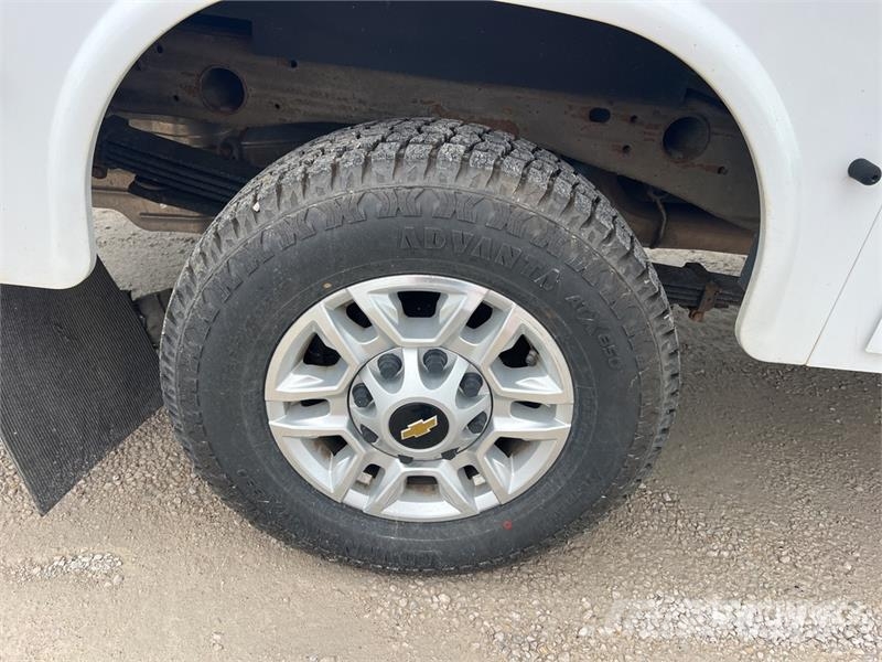 Chevrolet Silverado 2500 HD 4x4 Crew Cab Utility Truck Nakladacia/sklápacia bočnica
