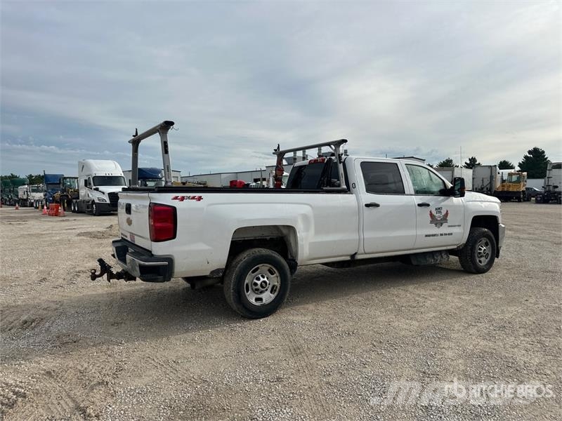 Chevrolet Silverado 2500HD WT 4x4 Crew Cab Pickup Autre fourgon / utilitaire