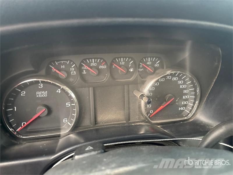 Chevrolet Silverado 2500HD 4x2 Crew Cab Pickup Andere Transporter