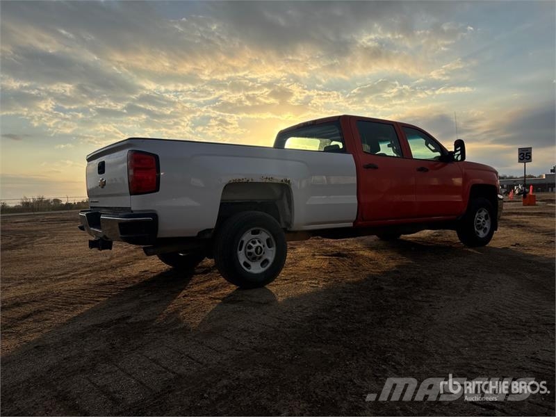 Chevrolet Silverado 2500HD 4x2 Crew Cab Pickup Andere Transporter