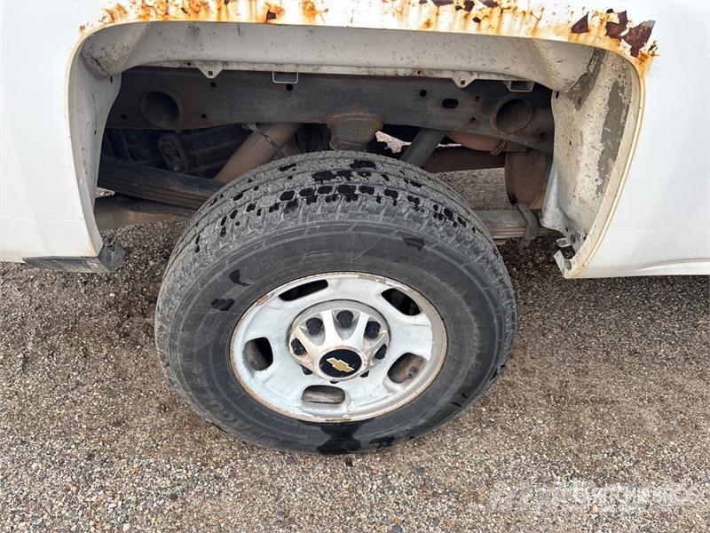 Chevrolet Silverado 2500HD 4x2 Crew Cab Pickup Andere Transporter