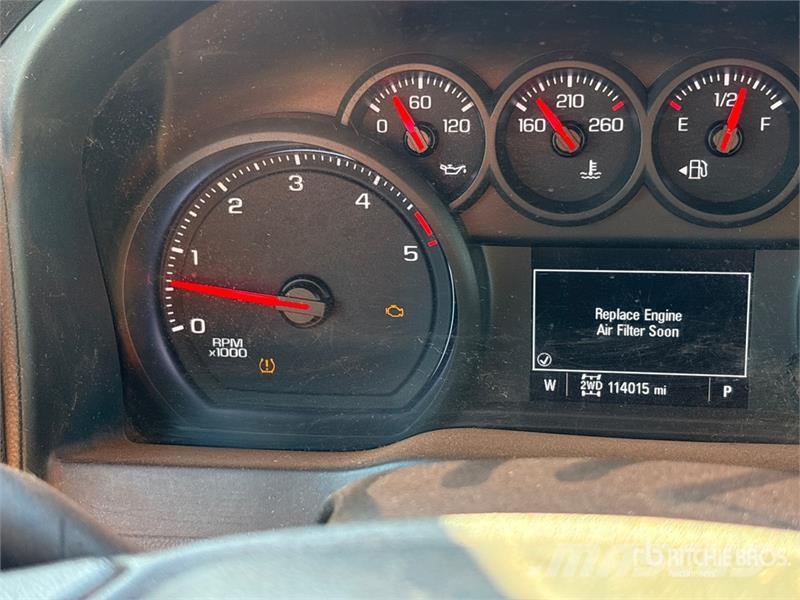 Chevrolet Silverado 2500 HD 4x4 Crew Cab Pickup Други