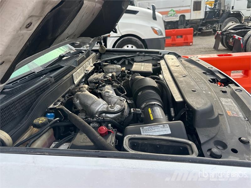 Chevrolet Silverado 2500HD WT 4x4 Crew Cab Pickup Autre fourgon / utilitaire