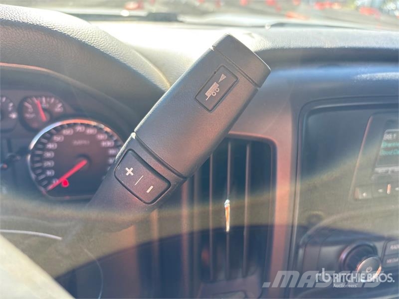 Chevrolet Silverado 2500HD 4x2 Utility Truck Utilitaire benne