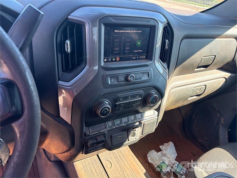 Chevrolet Silverado 2500 HD 4x4 Crew Cab Pickup Други