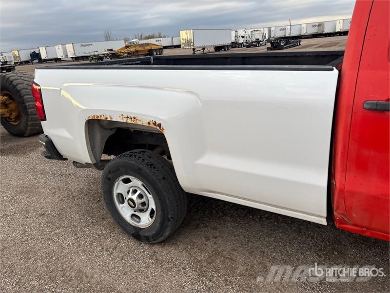 Chevrolet Silverado 2500HD 4x2 Crew Cab Pickup Andere Transporter