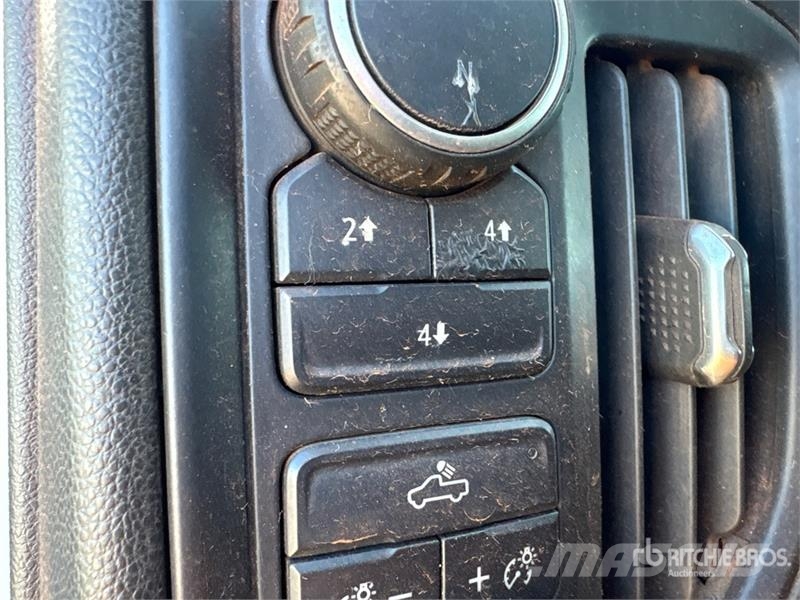 Chevrolet Silverado 2500 HD 4x4 Crew Cab Pickup Други