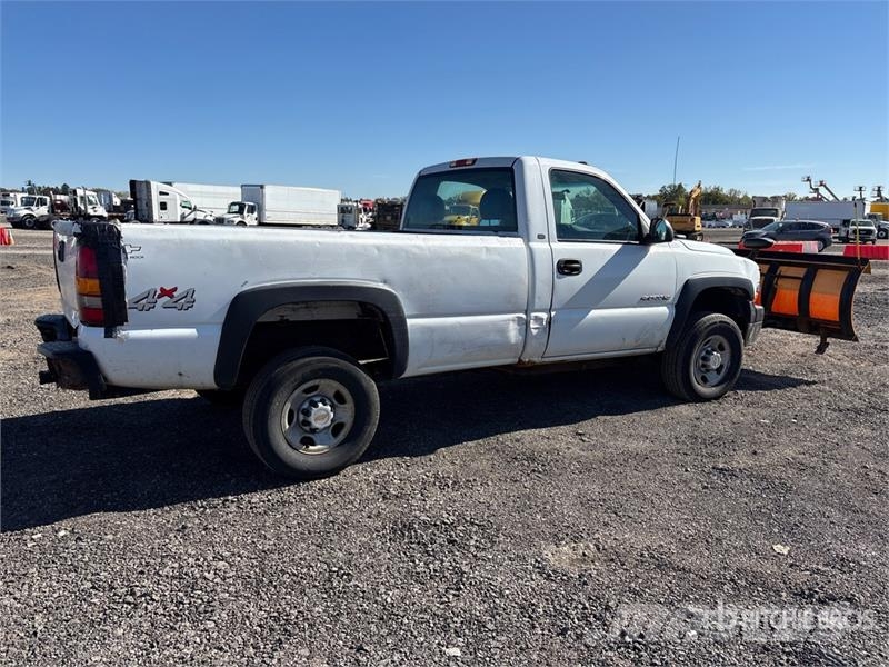 Chevrolet Silverado 2500HD 4x4 Snow Plow Truck Komunalna vozila