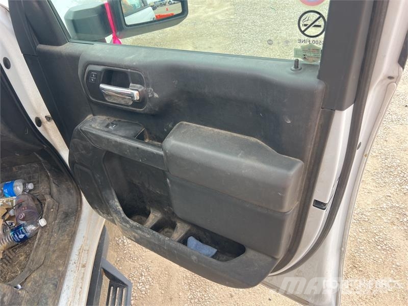 Chevrolet Silverado 2500 HD 4x4 Crew Cab Utility Truck Nakladacia/sklápacia bočnica