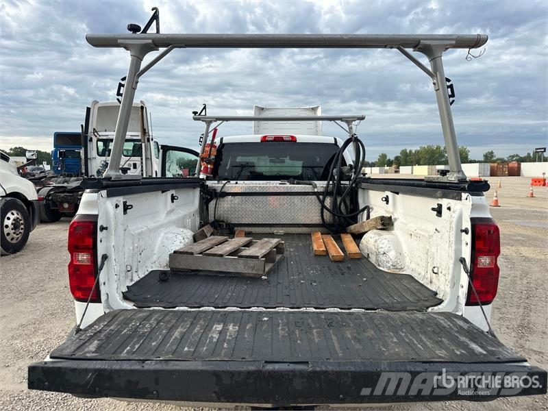 Chevrolet Silverado 2500HD WT 4x4 Crew Cab Pickup Autre fourgon / utilitaire