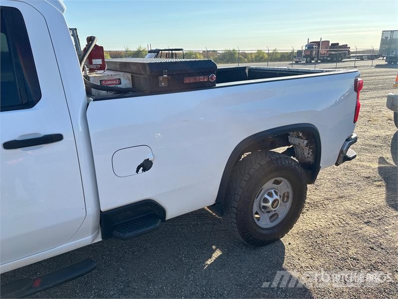 Chevrolet Silverado 2500 HD 4x4 Crew Cab Pickup Ostalo